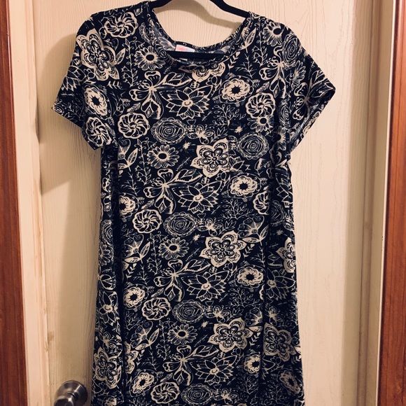 LuLaRoe Carly - Picture 1 of 1